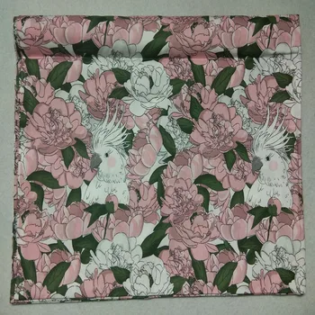 Destul de Pasăre Albă Cu Roz Infloresc Flori Imprimate din Bumbac Tesatura de Animale Mozaic pânză copii îmbrăcăminte rochie decor acasă
